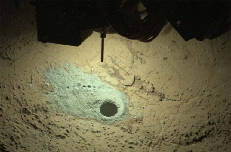 Curiosity rover detects lengthy-chain carbon molecules on Mars