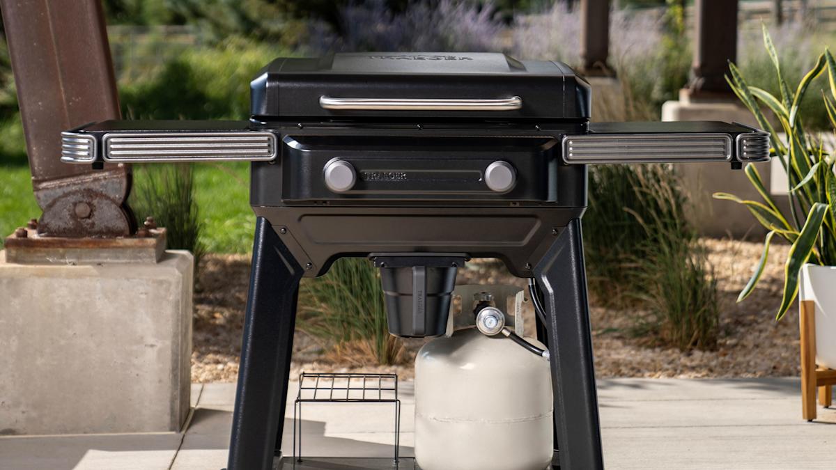 Traeger constructed a smaller Flatrock griddle for smaller outside spaces