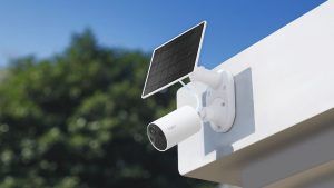 Save 29% on this solar-powered security cam with trouble-free setup