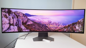 Rob $650 off Samsung’s 49-fling ultrawide OLED gaming monitor lately
