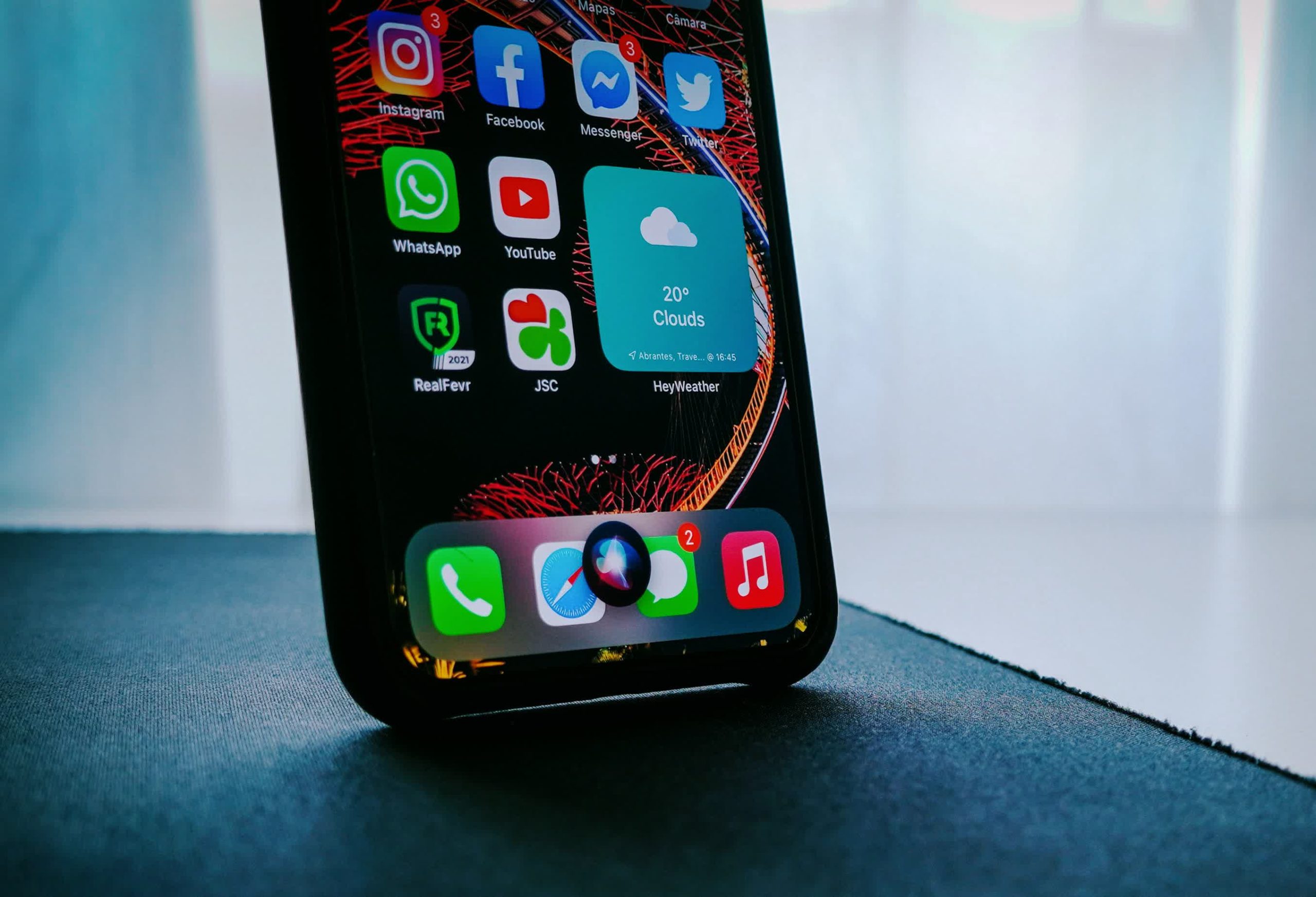Apple customers can now narrate their portion of $95 million Siri spying settlement