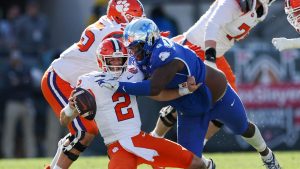 Funds lock up two Kentucky inexperienced persons, leaving simplest one unsigned draft class member