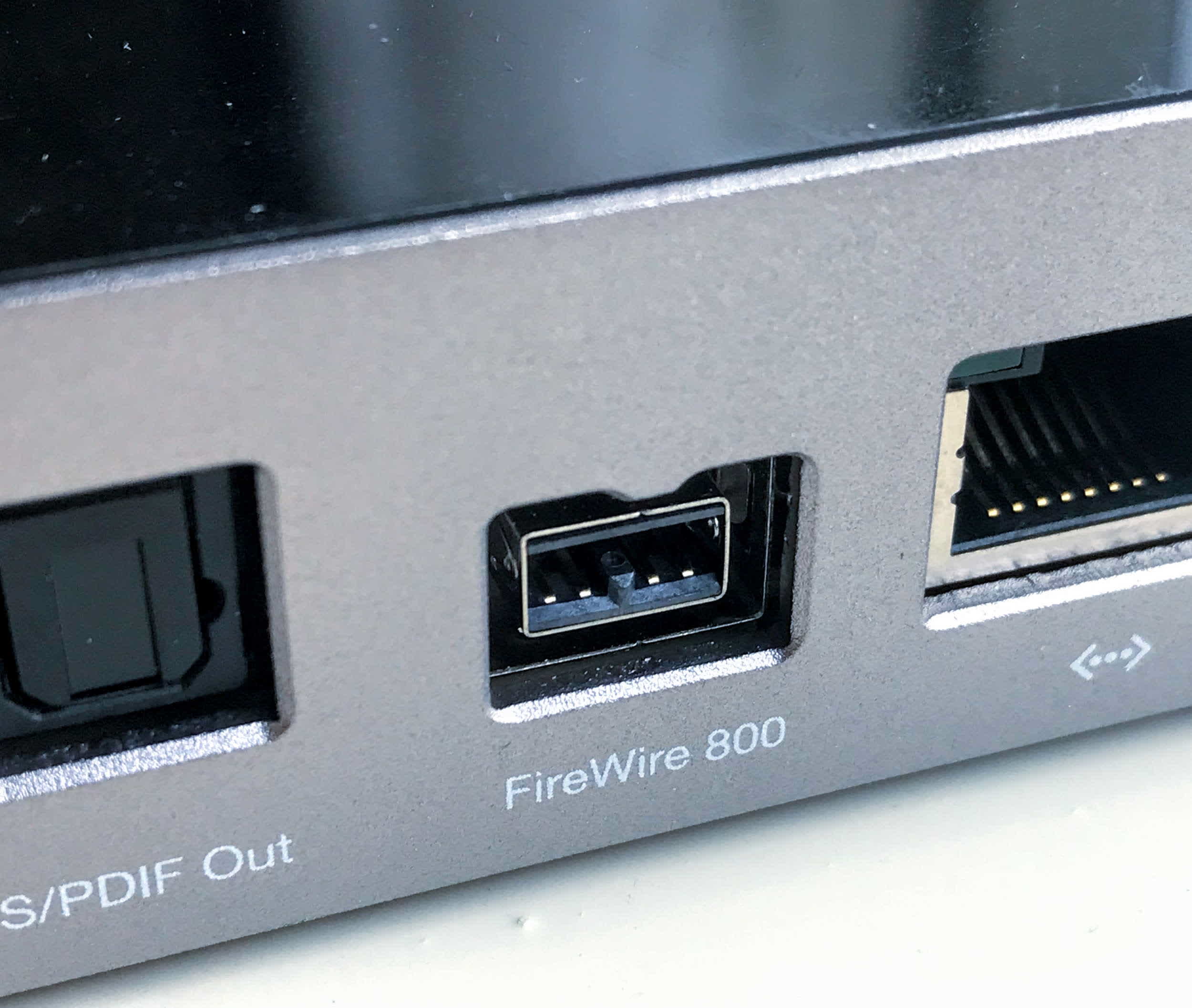 The “USB killer” is dreary: Apple drops FireWire toughen in macOS 26