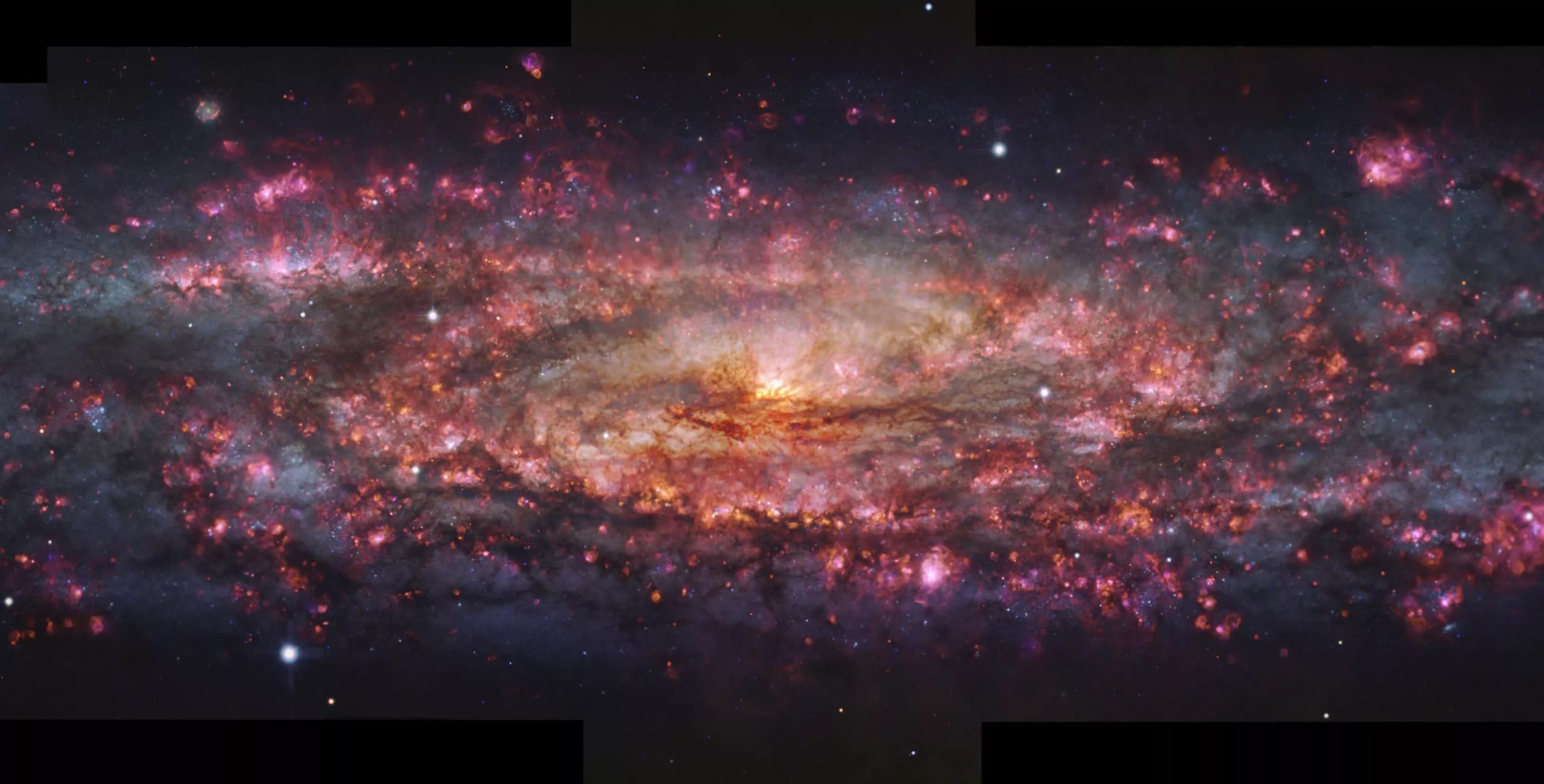Astronomers capture extremely-detailed image of nearby Sculptor galaxy