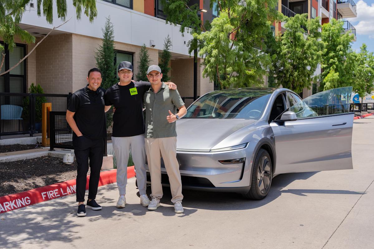 Tesla reveals off its first fully self sustaining provide to convince us its self-driving vehicles work properly