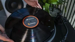 SoundCloud and elasticStage Starting up On-Search recordsdata from Vinyl for Artists