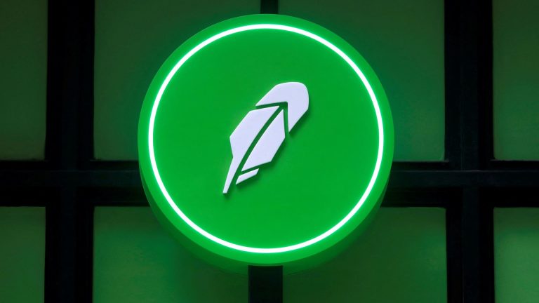 Robinhood is up 160% this 365 days, nonetheless quite quite a bit of boundaries are forward