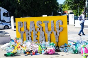 Divided countries launch “closing” talks on UN treaty to assign us from “drowning in plastic air pollution”