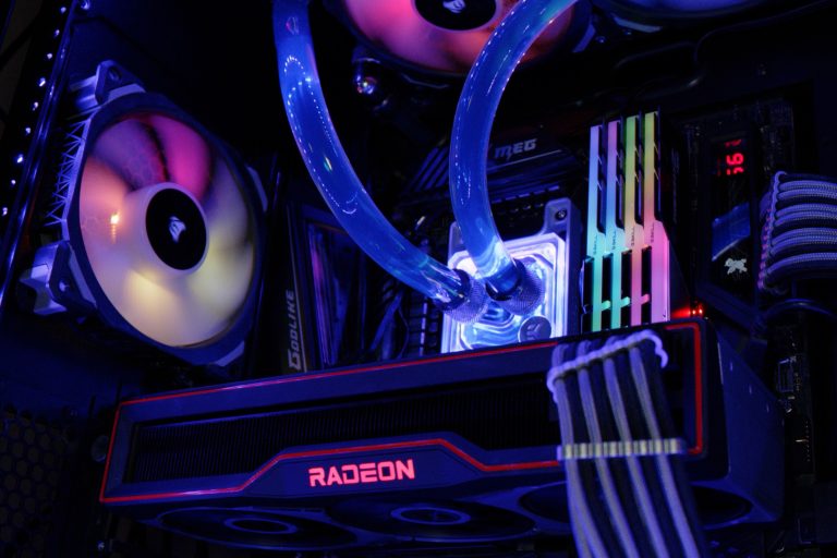 AMD exec shrugs off exiguous GPU part, claims that AI is here to fill