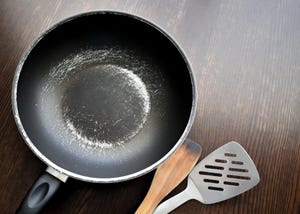 That Costly Nonstick Pan You Like? You are Slowly Killing It With These 5 Meals.