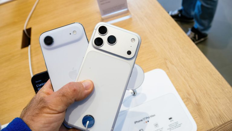 Apple Cuts iPhone Air Manufacturing As Customers Flock To Other Gadgets