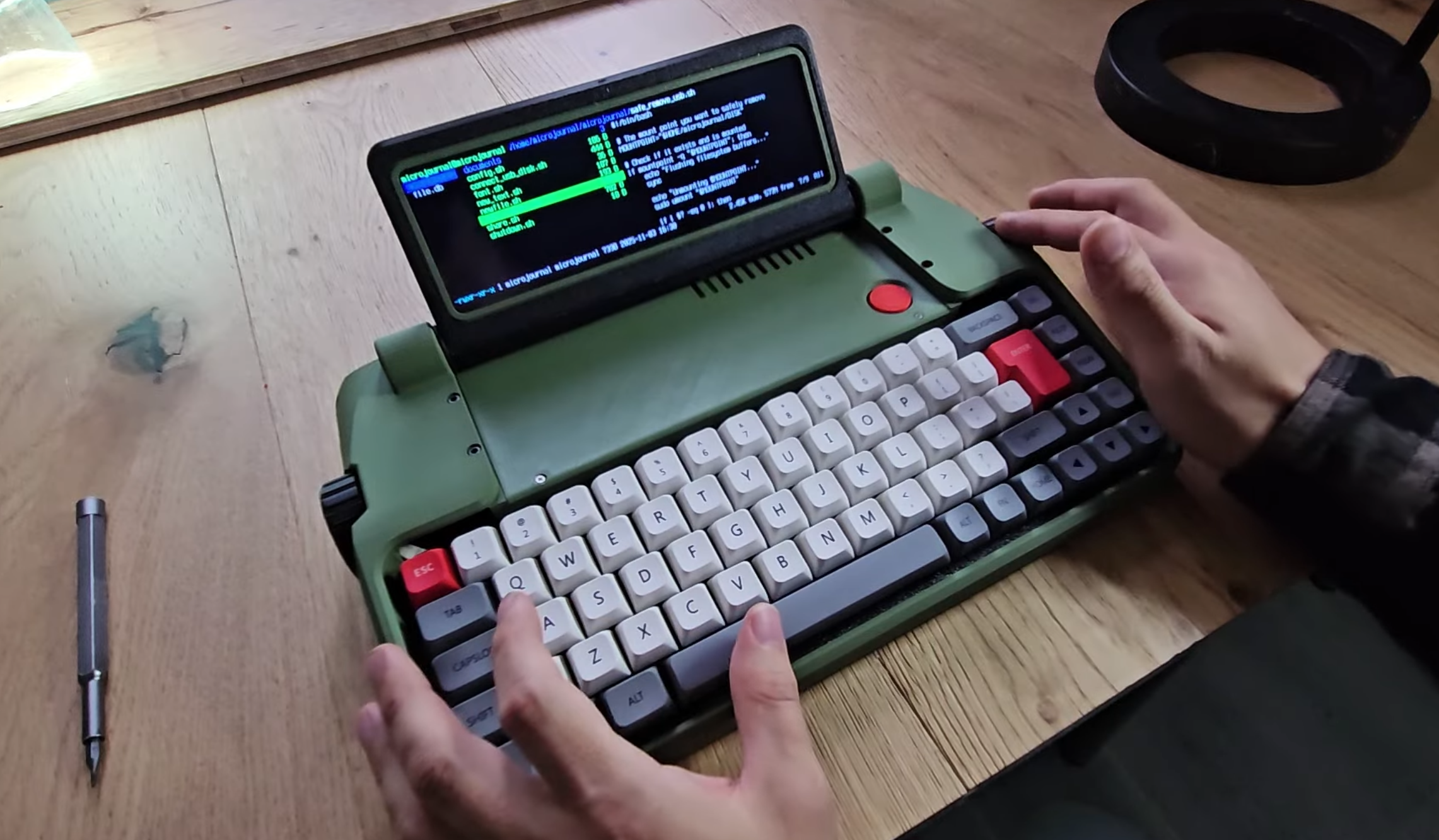 This tradition ‘writerdeck’ is a marvelous digital typewriter from all once more