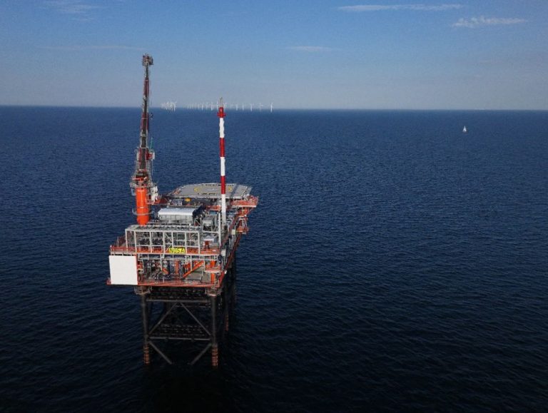North Sea green shift at play: Dutch gasoline platform plugs into German offshore wind energy