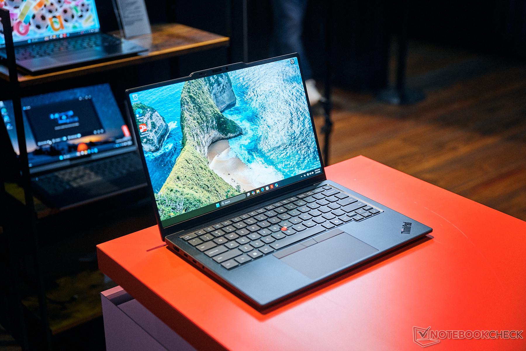 What became once venerable is original again: Hands-on with the original Lenovo ThinkPad X1 Carbon Gen 14