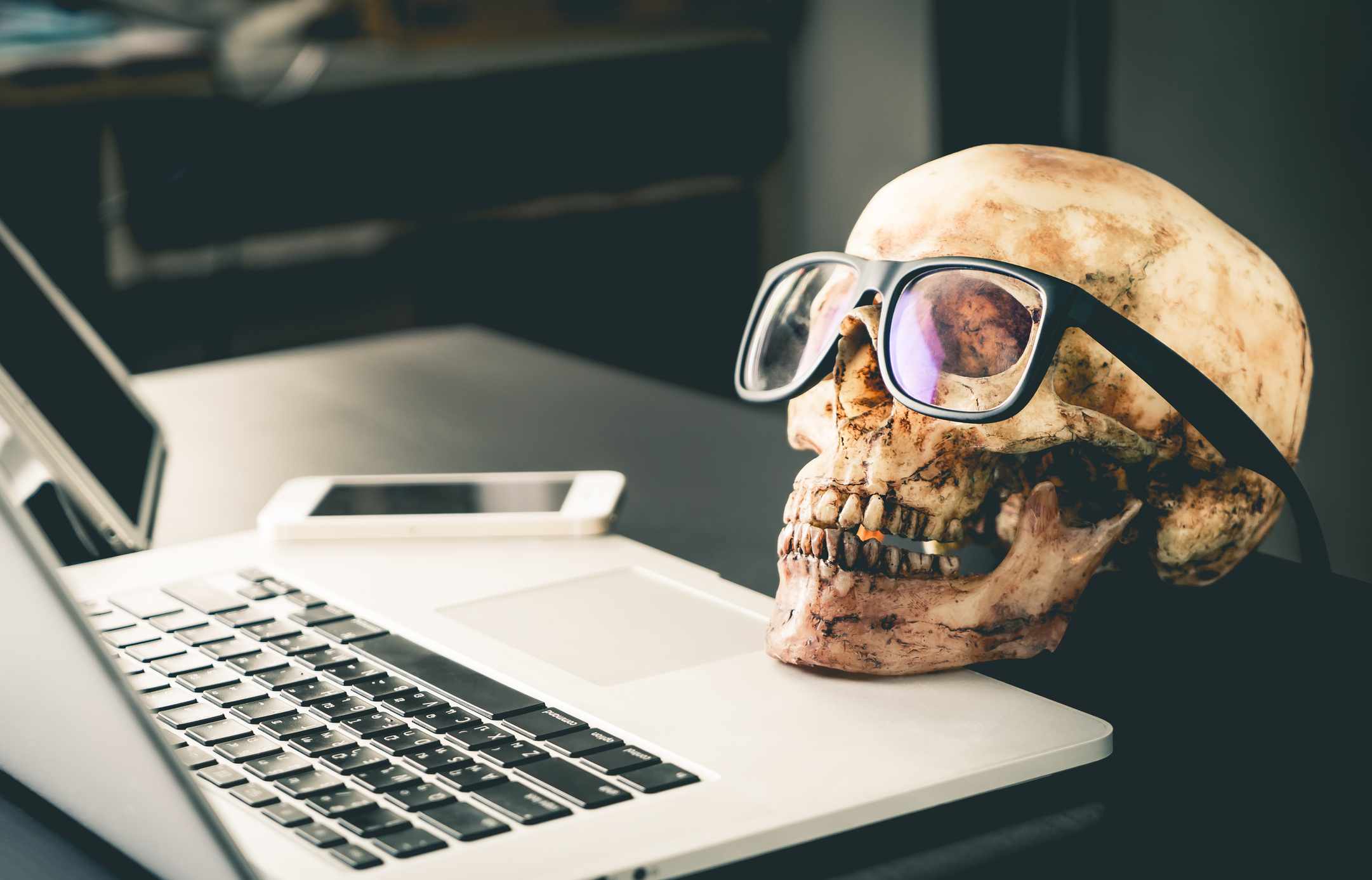 21 Free, Creepy, and Relaxing Halloween Wallpapers for 2026